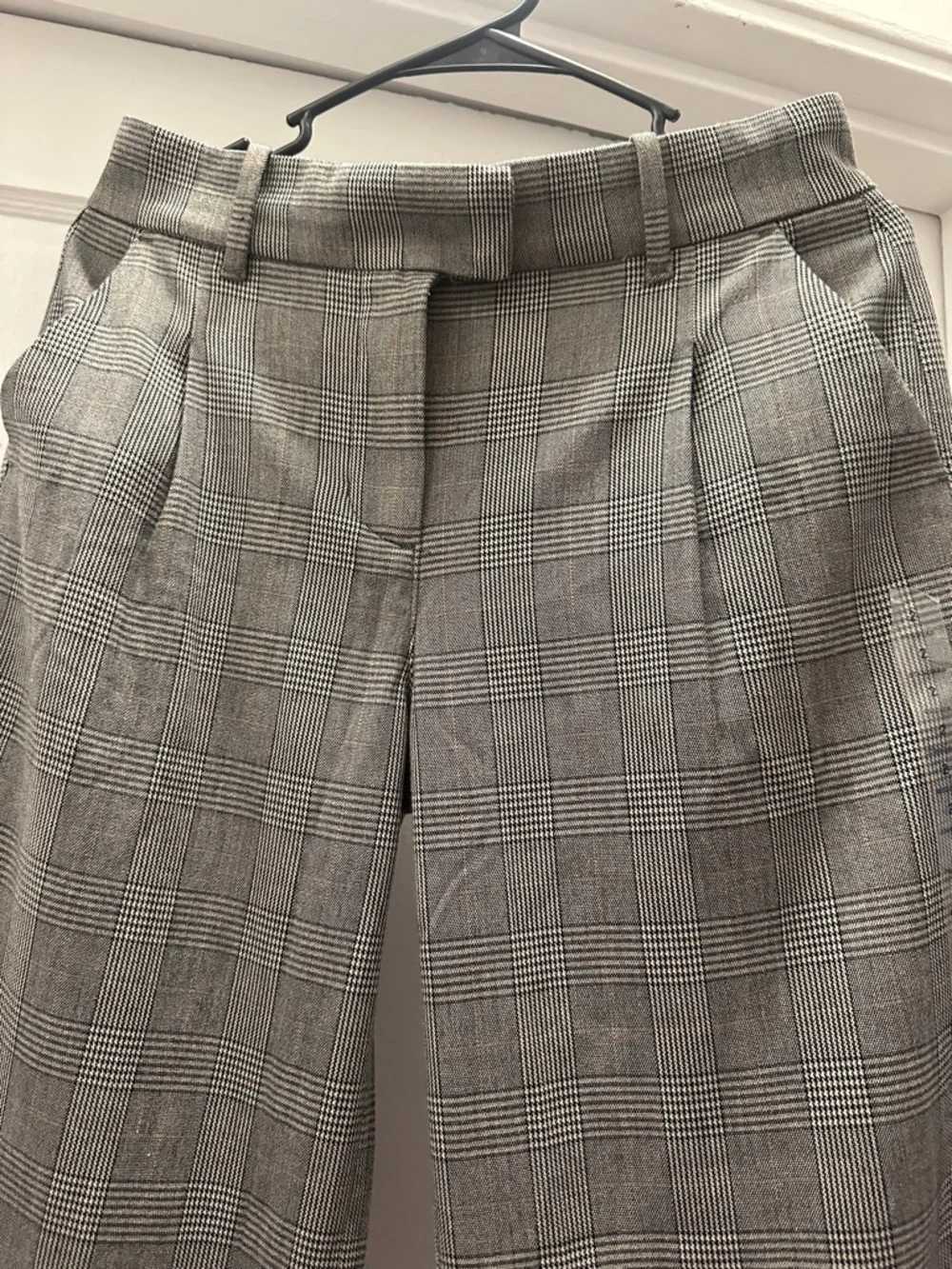 American Eagle Outfitters Gray Plaid Wide-Leg Trousers